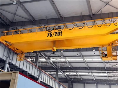 Grua de 25 tones